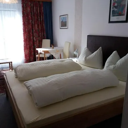 Haus Alpenrose 3*